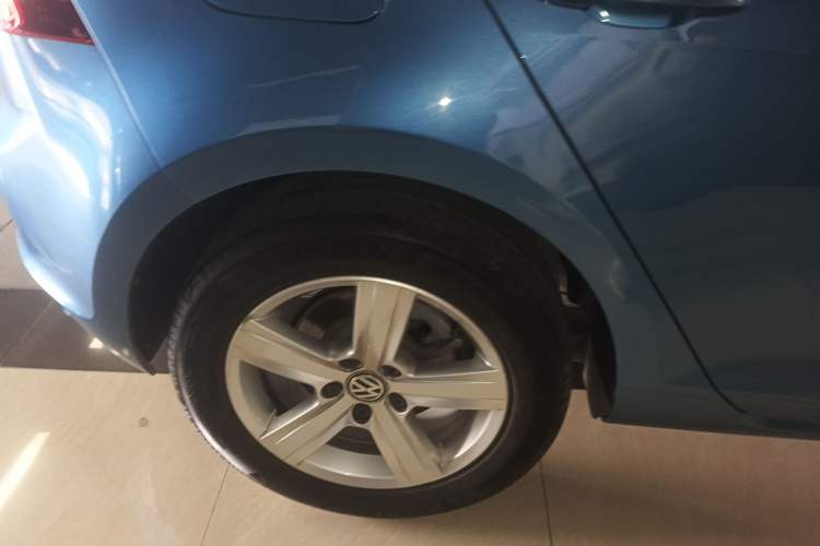 Used Volkswagen Golf 2017 1.6L Automatic Comfort Million-Vehicle Anniversary Edition Exterior 3