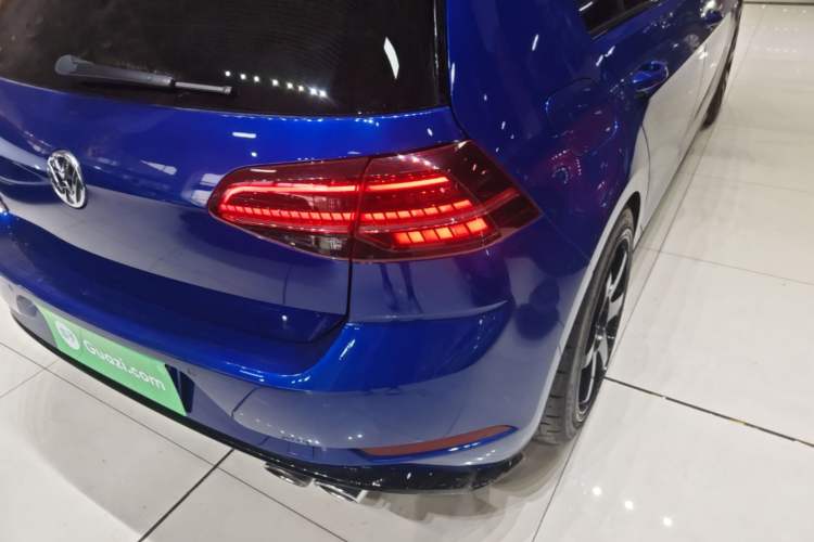 Used Volkswagen Golf 2017 2.0TSI R Exterior 3
