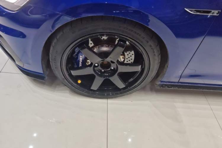 Used Volkswagen Golf 2017 2.0TSI R Exterior 4