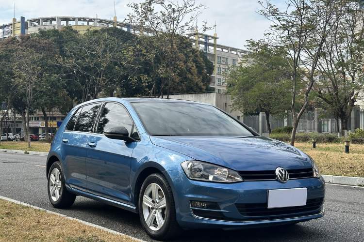 Used Volkswagen Golf 2017 1.6L Automatic Comfort Million-Vehicle Anniversary Edition Exterior 7