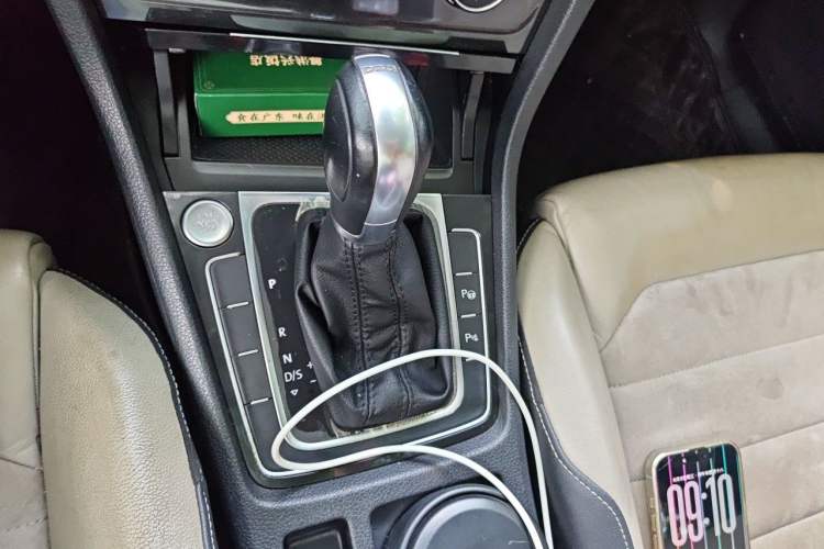 Used Volkswagen Golf 2017 230TSI Automatic Luxury Million-Vehicle Commemorative Edition Gear Lever