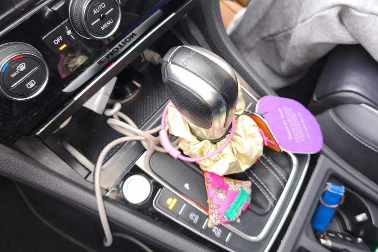Used Volkswagen Golf 2017 2.0TSI R Gear Lever