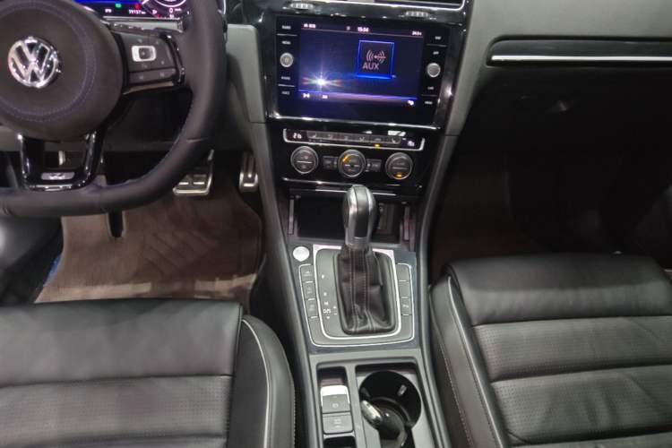 Used Volkswagen Golf 2017 2.0TSI R Gear Lever
