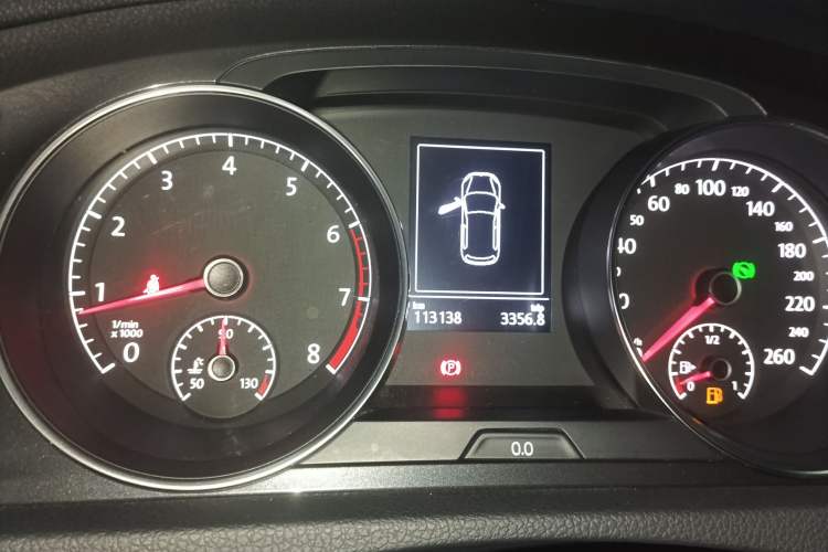 Used Volkswagen Golf 2017 1.6L Automatic Comfort Million-Vehicle Anniversary Edition Instrument Cluster