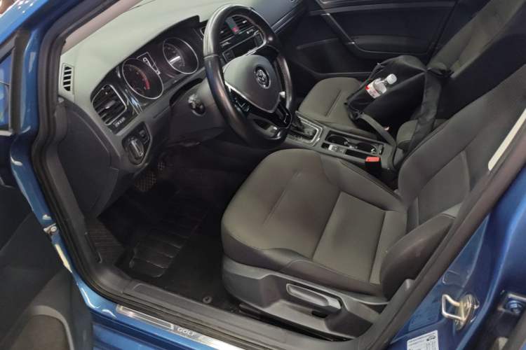 Used Volkswagen Golf 2017 230TSI Automatic Comfort Edition – Celebrating Milestone of One Million Units Left Front Seat