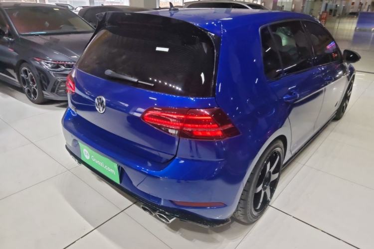 Used Volkswagen Golf 2017 2.0TSI R Rear Right 45 Deg