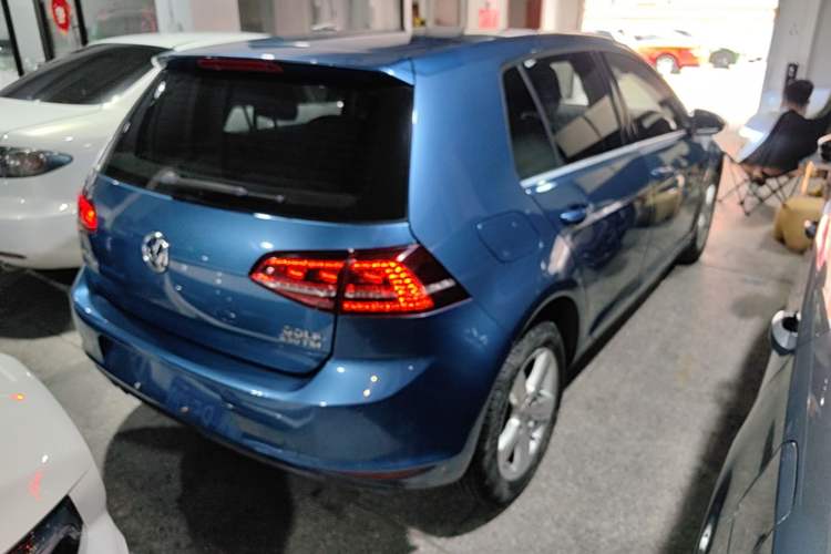 Used Volkswagen Golf 2017 230TSI Automatic Comfort Edition – Celebrating Milestone of One Million Units Rear Right 45 Deg