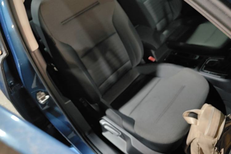 Used Volkswagen Golf 2017 230TSI Automatic Comfort Edition – Celebrating Milestone of One Million Units Right Front Seat
