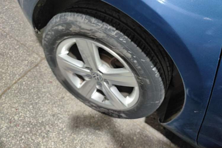 Used Volkswagen Golf 2017 230TSI Automatic Comfort Edition – Celebrating Milestone of One Million Units Right Rear Wheel Hub