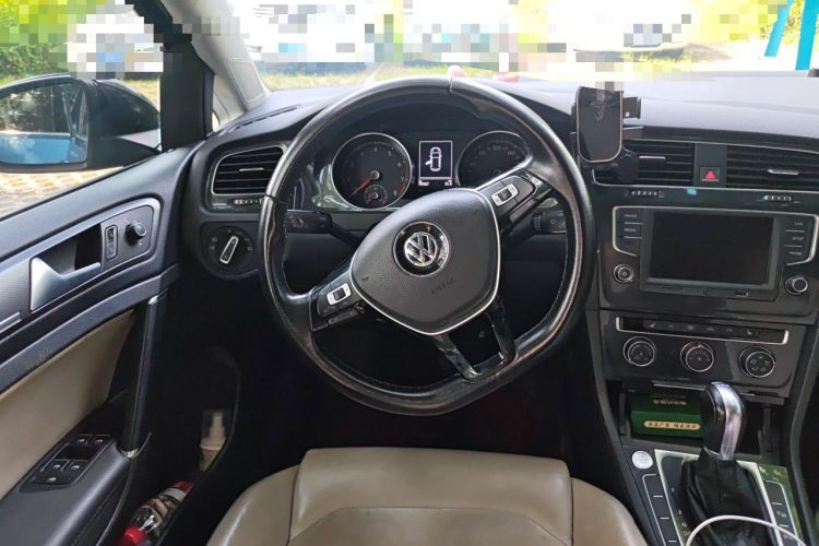 Used Volkswagen Golf 2017 230TSI Automatic Luxury Million-Vehicle Commemorative Edition Steering Wheel