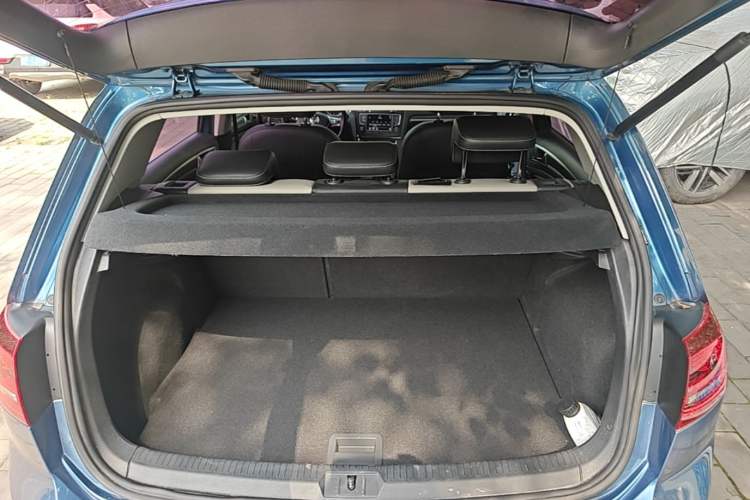 Used Volkswagen Golf 2017 230TSI Automatic Luxury Million-Vehicle Commemorative Edition Trunk