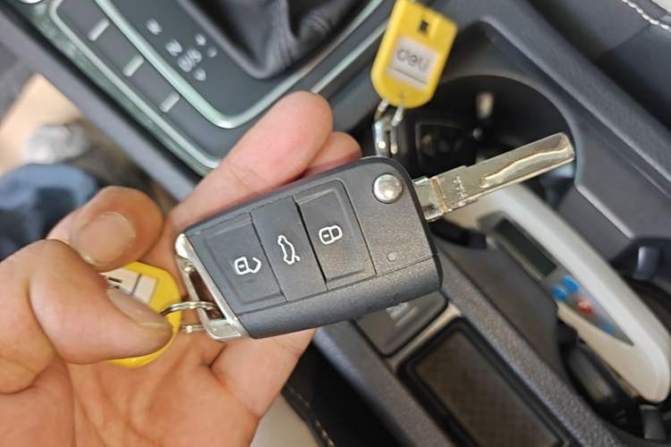 Used Volkswagen Golf 2017 230TSI Automatic Luxury Million-Vehicle Commemorative Edition Vehicle Key