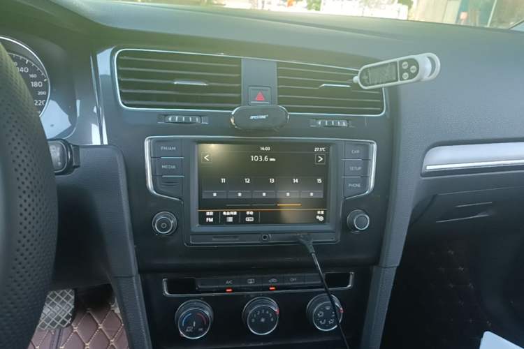 Used Volkswagen Golf 2017 230TSI Automatic Comfort Edition – Celebrating Milestone of One Million Units Audio And AC Panel