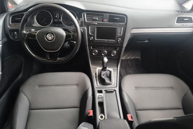 Used Volkswagen Golf 2017 1.6L Automatic Comfort Million-Vehicle Anniversary Edition Center Console