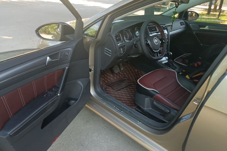 Used Volkswagen Golf 2017 230TSI Automatic Comfort Edition – Celebrating Milestone of One Million Units Driver Seat