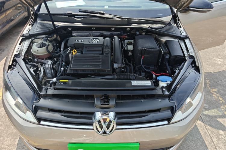 Used Volkswagen Golf 2017 230TSI Automatic Luxury Million-Vehicle Commemorative Edition Engine Bay