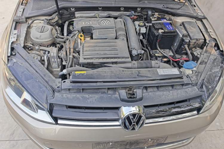 Used Volkswagen Golf 2017 230TSI Automatic Luxury Million-Vehicle Commemorative Edition Engine Bay