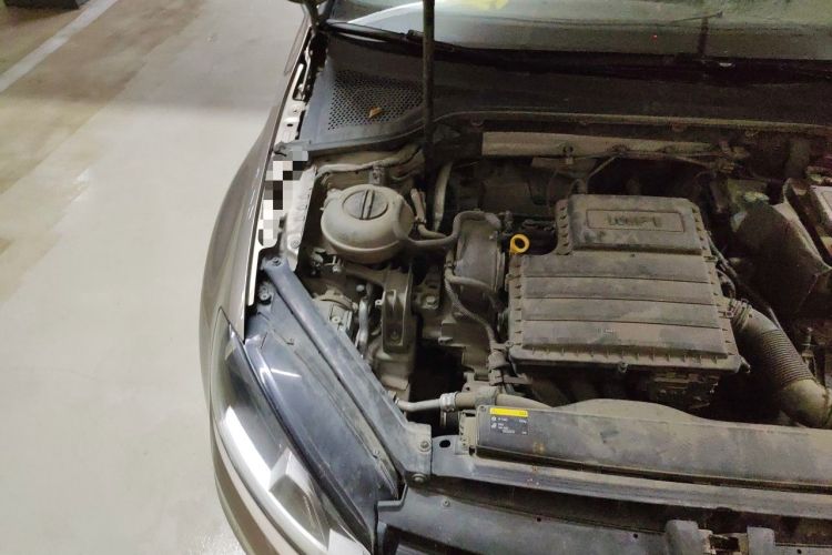 Used Volkswagen Golf 2017 1.6L Automatic Comfort Million-Vehicle Anniversary Edition Engine Bay Right