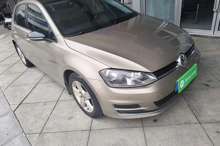 Used Volkswagen Golf 2017 1.6L Automatic Comfort Million-Vehicle Anniversary Edition Exterior 1