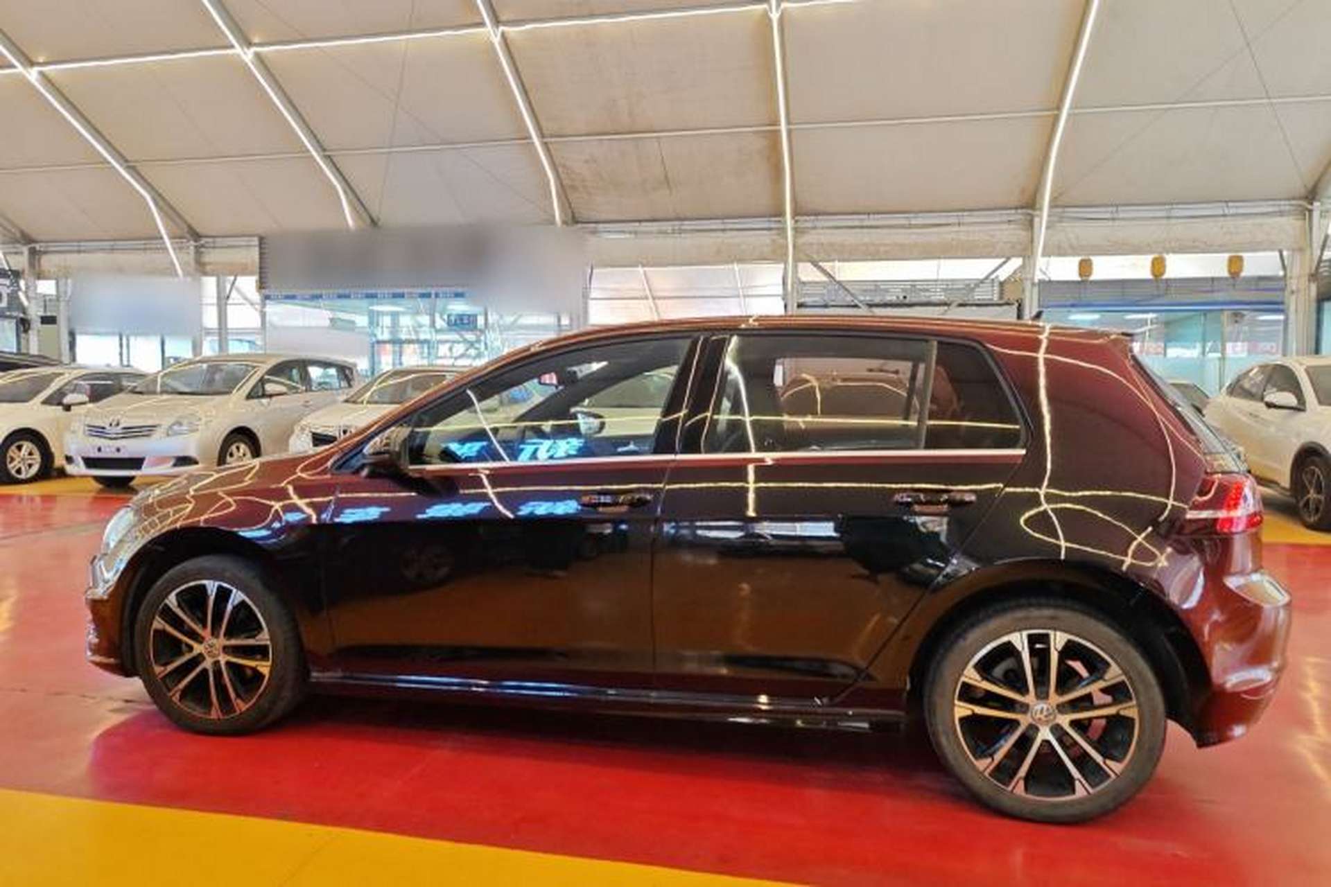 Used Volkswagen Golf 2017 280TSI Automatic R-Line Million-Vehicle Commemorative Edition Exterior 1