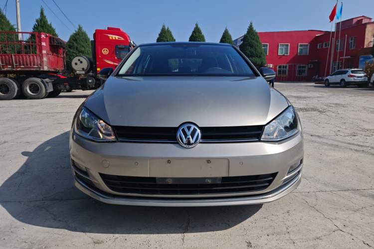 Used Volkswagen Golf 2017 1.6L Automatic Comfort Million-Vehicle Anniversary Edition Exterior 1
