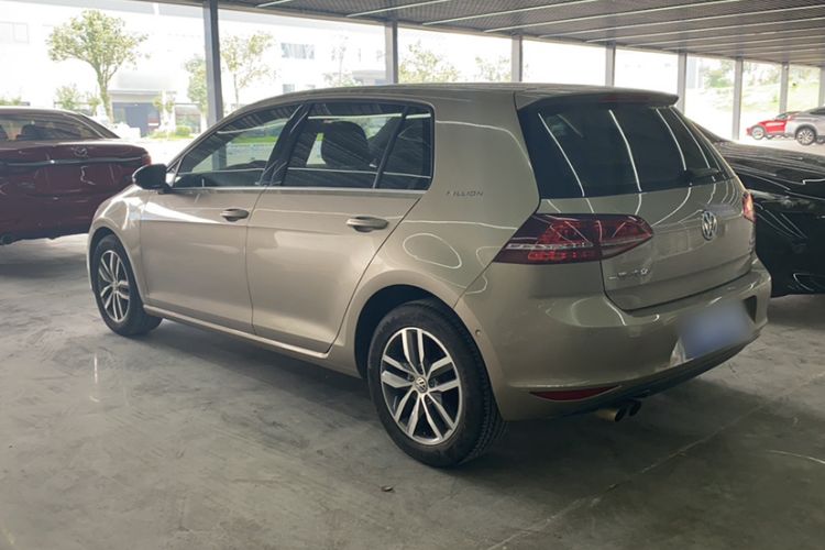 Used Volkswagen Golf 2017 230TSI Automatic Luxury Million-Vehicle Commemorative Edition Exterior 3