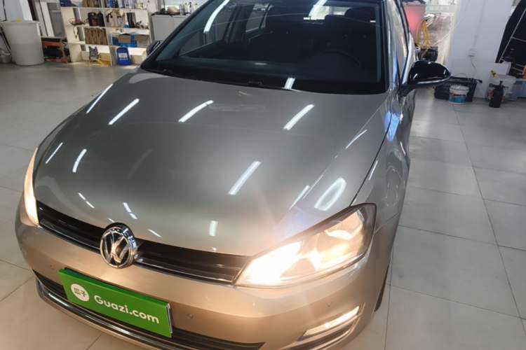 Used Volkswagen Golf 2017 1.6L Automatic Comfort Million-Vehicle Anniversary Edition Front
