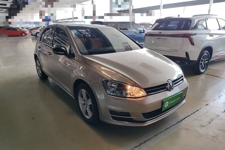 Used Volkswagen Golf 2017 230TSI Automatic Comfort Edition – Celebrating Milestone of One Million Units Front Right 45 Deg