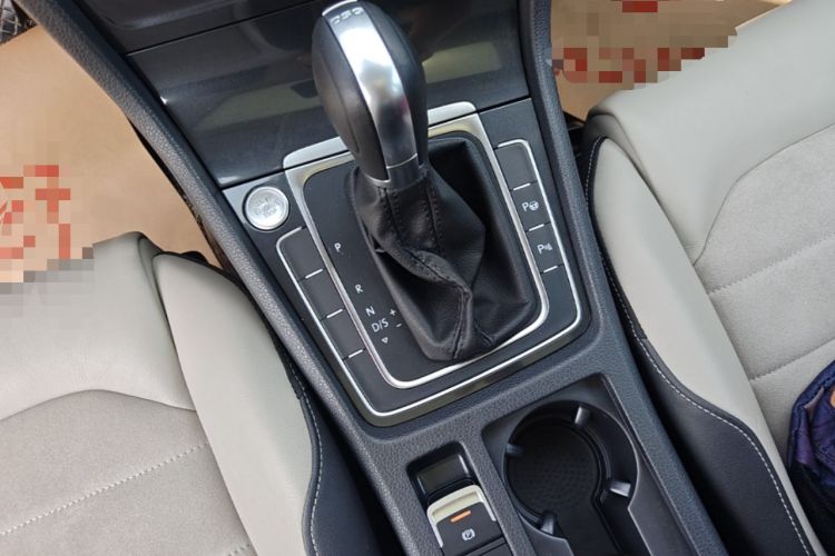 Used Volkswagen Golf 2017 230TSI Automatic Luxury Million-Vehicle Commemorative Edition Gear Lever
