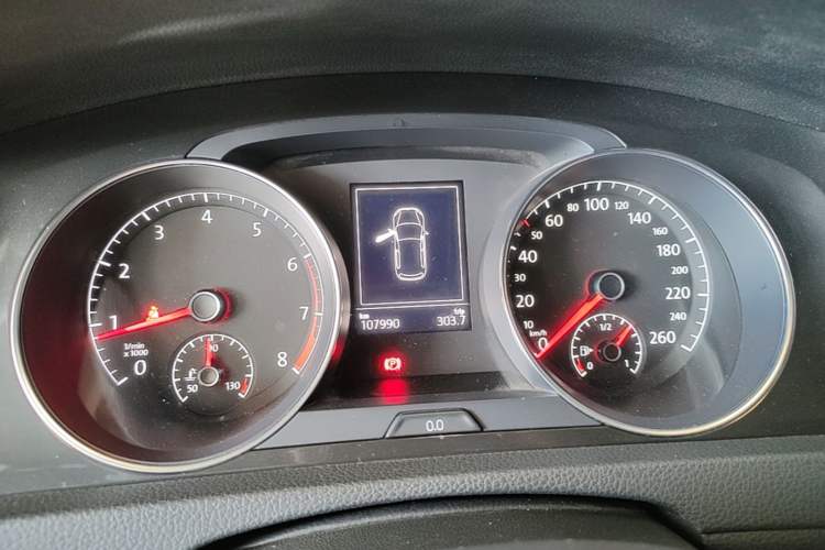 Used Volkswagen Golf 2017 230TSI Automatic Comfort Edition – Celebrating Milestone of One Million Units Instrument Cluster
