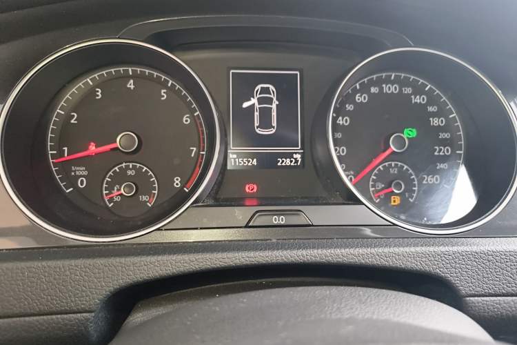Used Volkswagen Golf 2017 1.6L Automatic Comfort Million-Vehicle Anniversary Edition Instrument Cluster