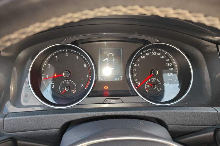 Used Volkswagen Golf 2017 230TSI Automatic Comfort Edition – Celebrating Milestone of One Million Units Instrument Cluster