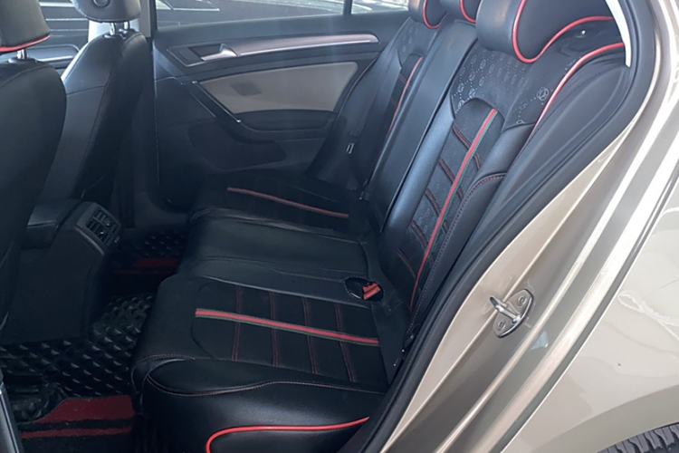Used Volkswagen Golf 2017 230TSI Automatic Luxury Million-Vehicle Commemorative Edition Interior 3