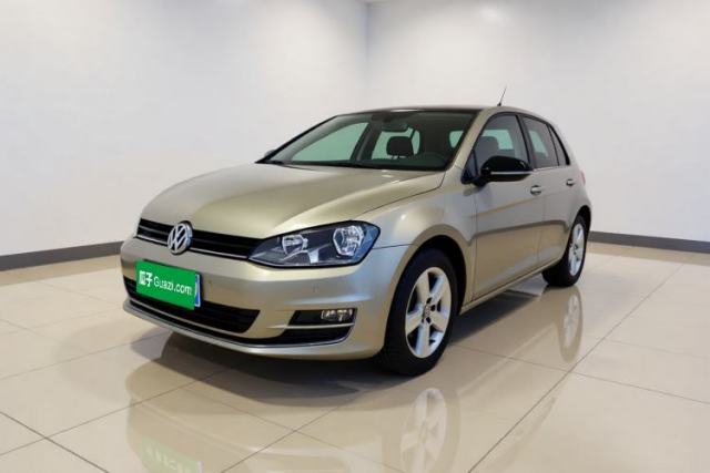 Ojetý Volkswagen Golf 2017 1.6L Automatic Comfort Million-Vehicle Anniversary Edition