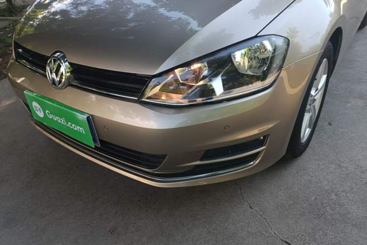 Used Volkswagen Golf 2017 230TSI Automatic Comfort Edition – Celebrating Milestone of One Million Units Left Front Headlight