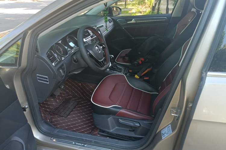 Used Volkswagen Golf 2017 230TSI Automatic Comfort Edition – Celebrating Milestone of One Million Units Left Front Seat