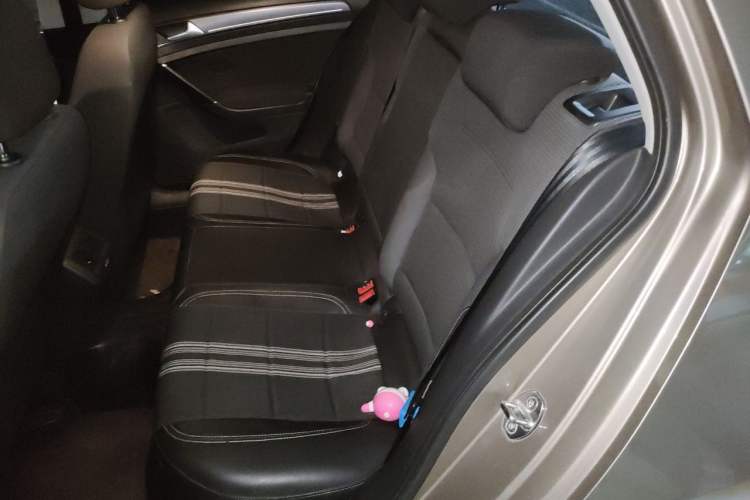 Used Volkswagen Golf 2017 1.6L Automatic Comfort Million-Vehicle Anniversary Edition Left Rear Seat