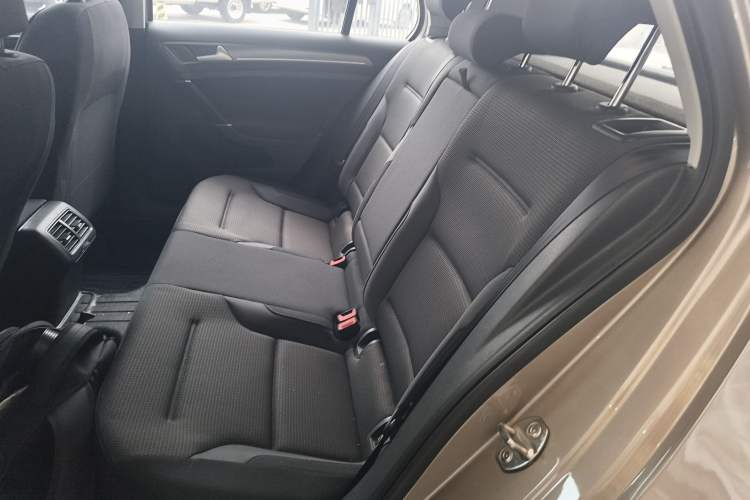 Used Volkswagen Golf 2017 1.6L Automatic Comfort Million-Vehicle Anniversary Edition Left Rear Seat