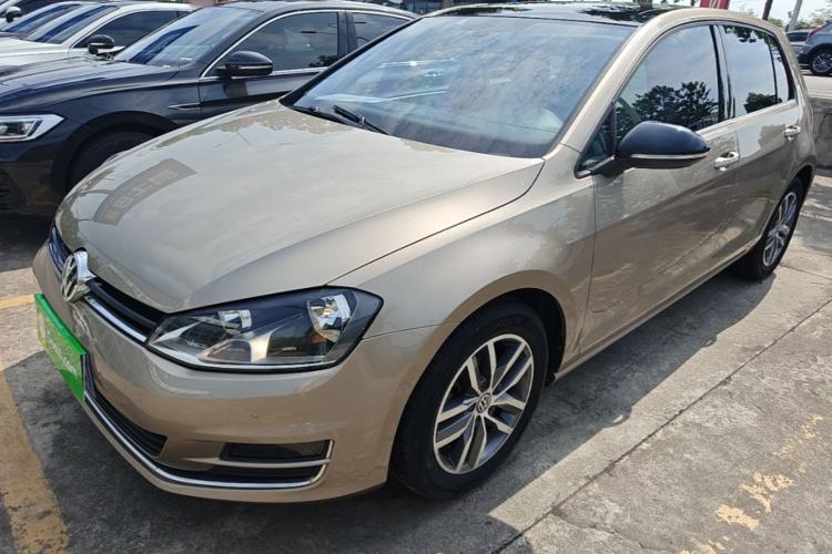 Used Volkswagen Golf 2017 230TSI Automatic Luxury Million-Vehicle Commemorative Edition Guazi used car, China used car export, Used car for sale, Used cars, Cheapest cars for sale