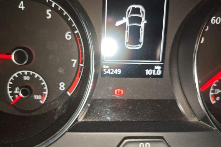 Used Volkswagen Golf 2017 230TSI Automatic Luxury Million-Vehicle Commemorative Edition Odometer Close Up