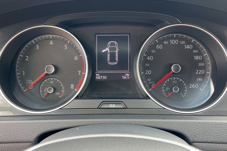 Used Volkswagen Golf 2017 230TSI Automatic Luxury Million-Vehicle Commemorative Edition Odometer Close Up