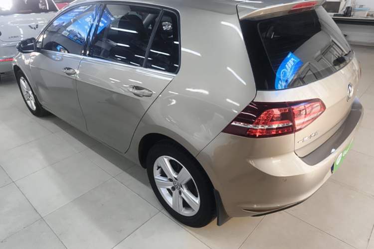 Used Volkswagen Golf 2017 1.6L Automatic Comfort Million-Vehicle Anniversary Edition Rear Left 45 Deg