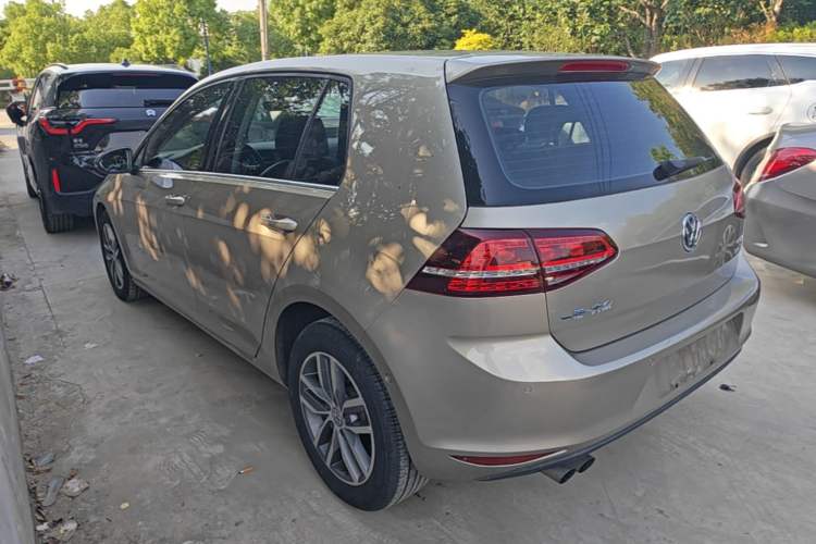 Used Volkswagen Golf 2017 230TSI Automatic Luxury Million-Vehicle Commemorative Edition Rear Left 45 Deg