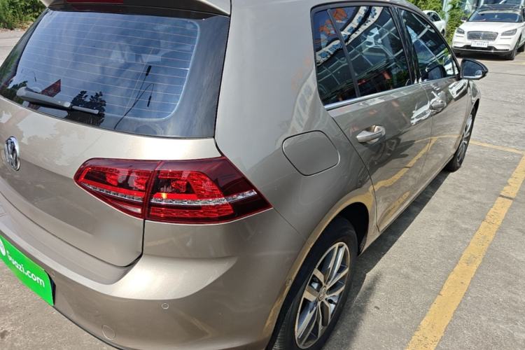Used Volkswagen Golf 2017 230TSI Automatic Luxury Million-Vehicle Commemorative Edition Rear Right 45 Deg