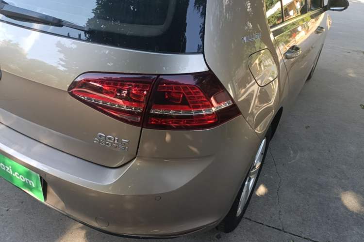 Used Volkswagen Golf 2017 230TSI Automatic Comfort Edition – Celebrating Milestone of One Million Units Right Rear Taillight