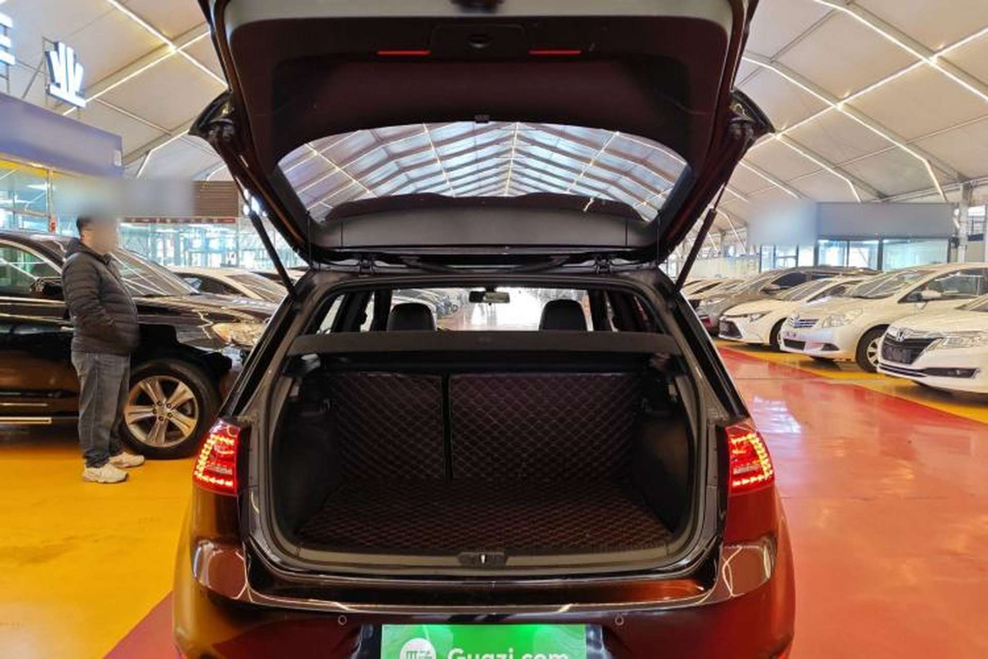Used Volkswagen Golf 2017 280TSI Automatic R-Line Million-Vehicle Commemorative Edition Trunk
