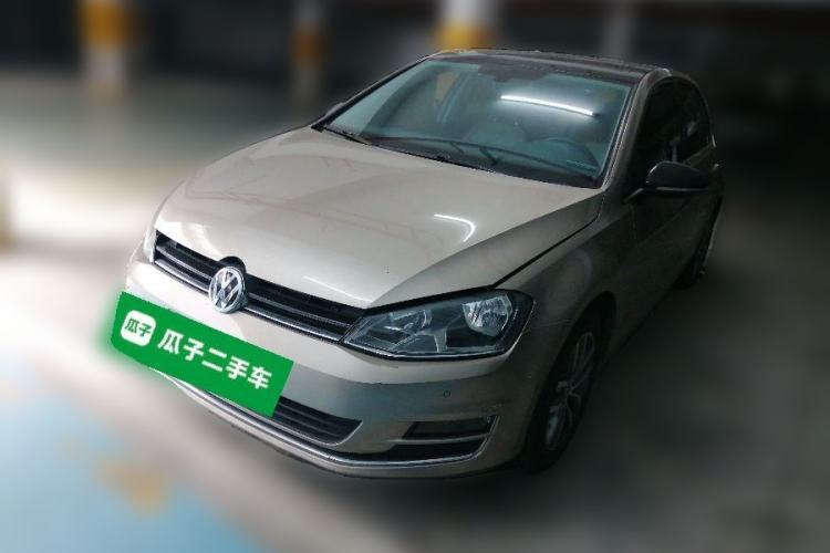 Used Volkswagen Golf 2017 230TSI Automatic Luxury Million-Vehicle Commemorative Edition Guazi used car, China used car export, Used car for sale, Used cars, Cheapest cars for sale