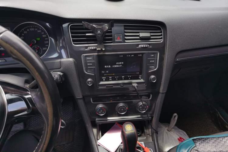 Used Volkswagen Golf 2017 230TSI Automatic Comfort Edition – Celebrating Milestone of One Million Units Audio And AC Panel