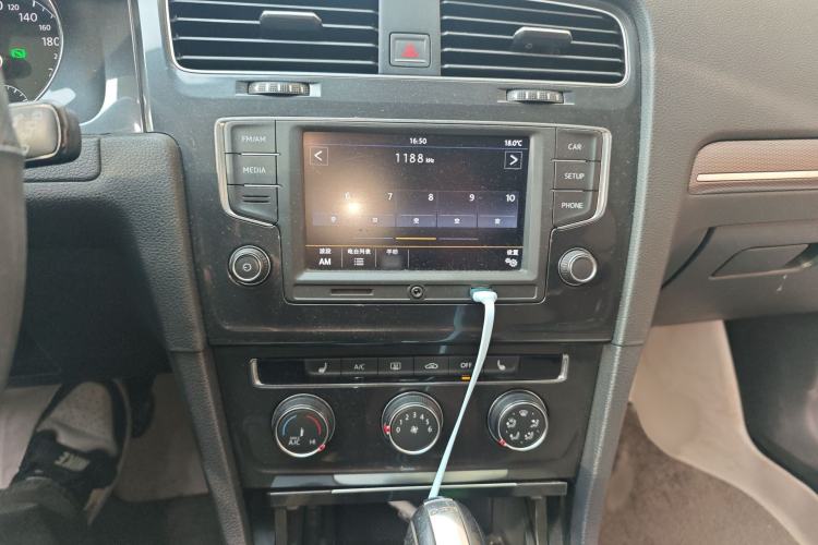 Used Volkswagen Golf 2017 230TSI Automatic Luxury Million-Vehicle Commemorative Edition Audio And AC Panel