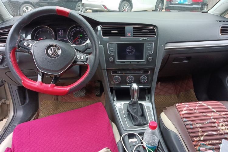 Used Volkswagen Golf 2017 230TSI Automatic Luxury Million-Vehicle Commemorative Edition Center Console